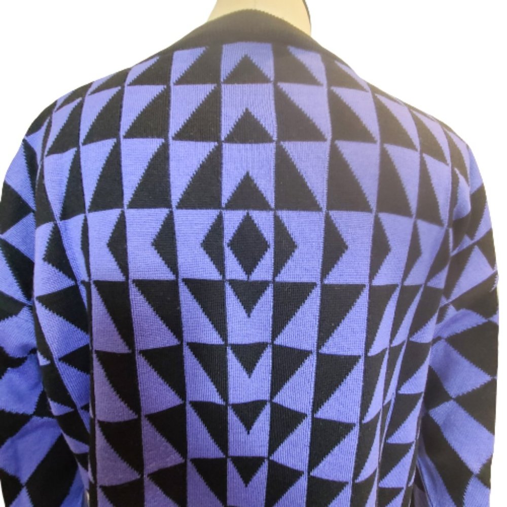 V2 VERSACE CLASSIC PRINTED CREW NECK PULLOVER - SIZE: LARGE - Picture 9 of 13